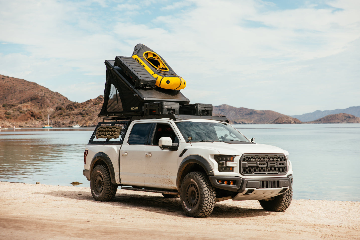 Roam Desperado Hardshell Rooftop Tent